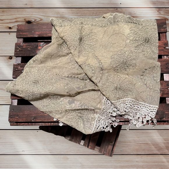 Vintage Look Lace Scarf - Picture 2 of 12